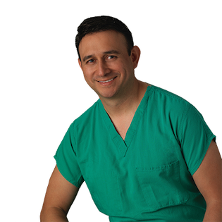 Dr. Andreas Grossgold of the Grossgold Clinic