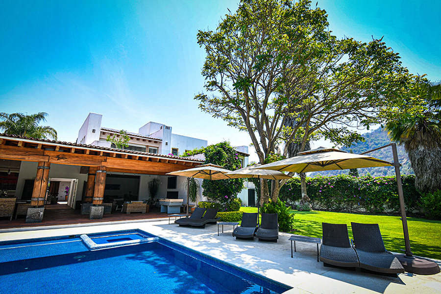 Eleusinia, Valle De Bravo, Mexico, outdoor facilities with pool.