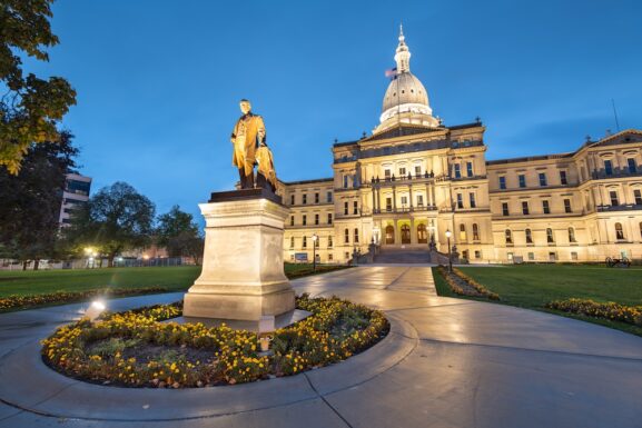 Michigan Lawmaker Pushes to Decriminalize Psilocybin
