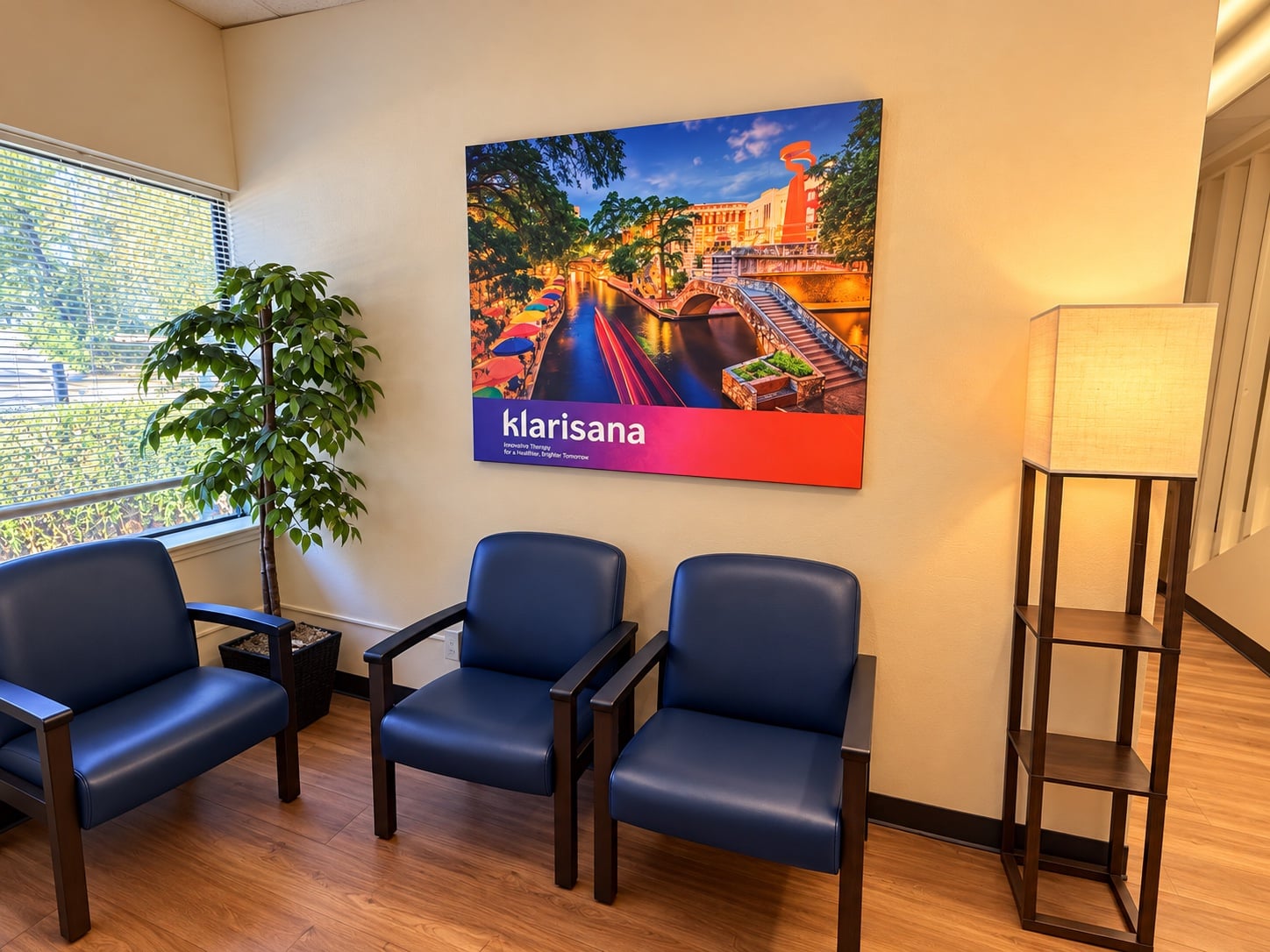 Waiting room at Klarisana San Antonio